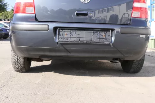 VW Golf 4 Limousine Stoßstange hinten Heckstoßstange Stoßfänger blau grau LC7V h