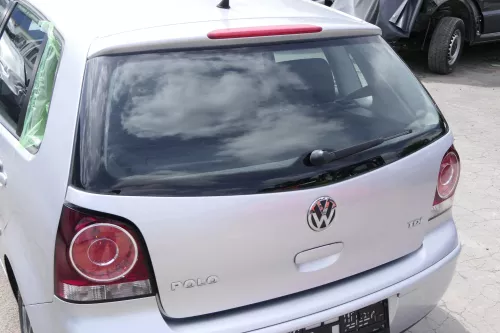 VW Polo 9N3 9N Heckklappe Kofferraumklappe Klappe silber LA7W ohne Anbauteile (159775)