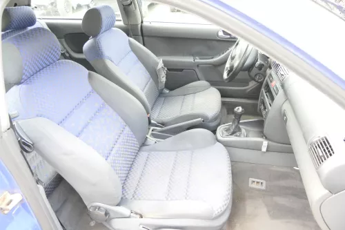 Audi A3 8L Sitz Fahrersitz vorne links 2/3-Türer klappbar höhenverstellbar blau (159863)