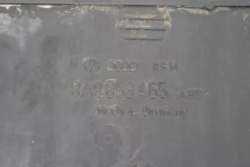 Audi 80 Limousine Blende für Kennzeichen Heckklappe Deckel 8A5853465 (159875)