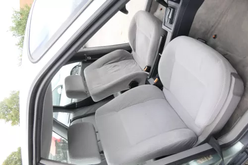 Audi 80 Sitz Fahrersitz vorne links +rechts Beifahrersitz (159887)