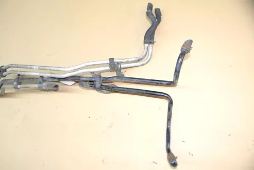 VW Sharan 7M 7M3 Leitung Kühlwasser Kühlflüssigkeit unterm Auto nach hinten (160083)