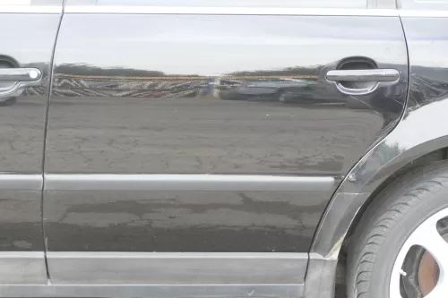 VW Passat 3B 3BG Kombi Variant Tür hinten links schwarz L041 blackma mit Scheibe (160181)