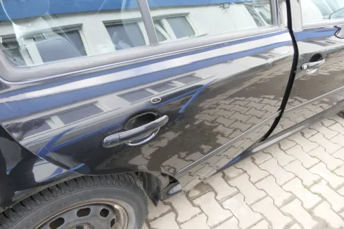 Skoda Octavia 1U Limousine Tür hinten rechts schwarz LF9R - ohne Anbauteile (160201)