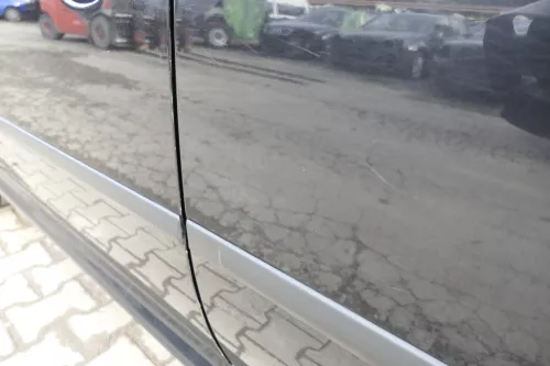 Skoda Octavia 1U Limousine Tür hinten links schwarz LF9R (160205)