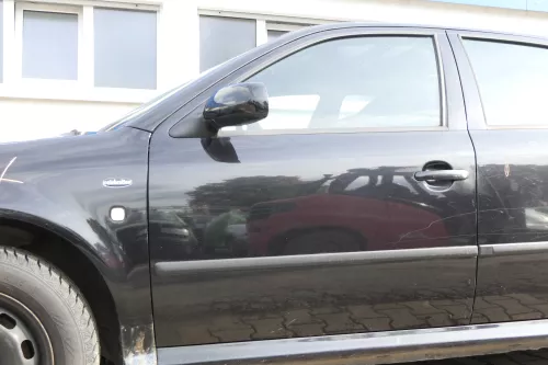 Skoda Octavia 1U Kombi + Limo Tür vorne links Fahrertür schwarz LF9R - ohne Anba (160206)