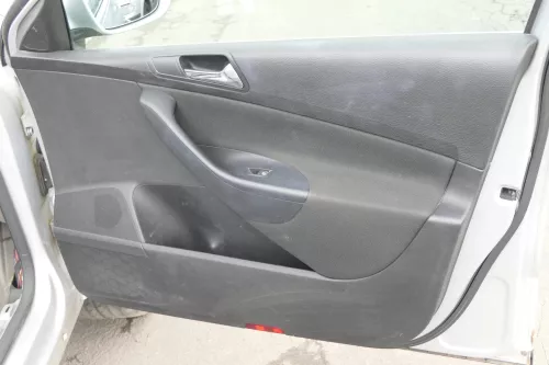 VW Passat 3C Variant Türverkleidung Verkleidung Tür vorne rechts Beifahrertür sc (160264)