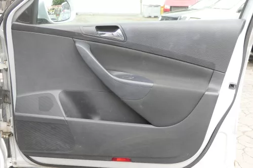VW Passat 3C Variant Türverkleidung Verkleidung Tür vorne rechts Beifahrertür sc (160264)