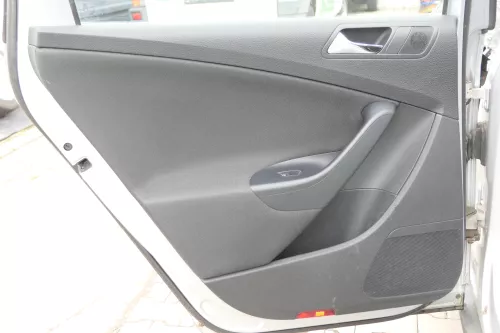 VW Passat 3C Variant Türverkleidung Verkleidung Tür hinten links schwarz (160267)