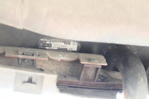 Audi A4 B5 starr Anhängerkupplung Anhängekupplung mit Kabelbaum Westfalia (160338)