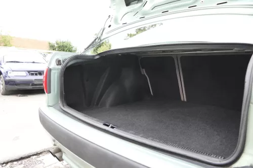 Audi 80 Limousine Stufenheck Verkleidung Teppich Kofferraum Kofferraumteppich (160395)