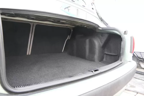 Audi 80 Limousine Stufenheck Verkleidung Teppich Kofferraum Kofferraumteppich (160395)