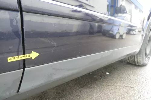 Audi A4 B6 8E nur Türblatt Tür vorne rechts Beifahrertür blau LZ5L Kombi+Limo v (160437)