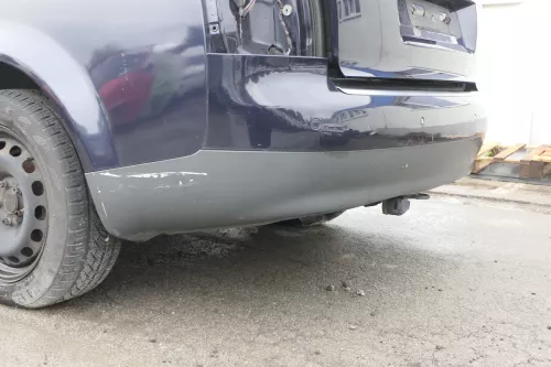 Audi A4 8E B6 Kombi Avant Stoßstange hinten mit Spoiler blau LZ5L PDC (160440)