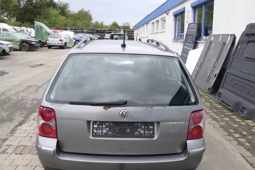 VW Passat 3BG Kombi Variant Heckklappe Klappe Kofferraumklappe grau LD7W (160476)