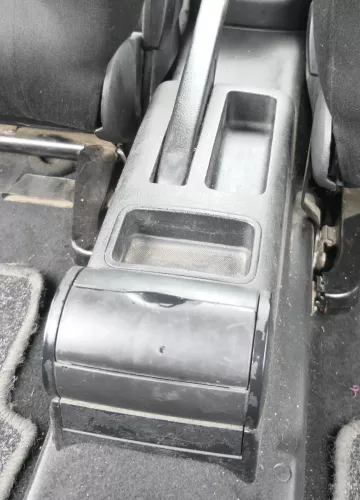 VW Golf 4 Bora Mitteltunnel Aschenbecher hinten Verkleidung schwarz