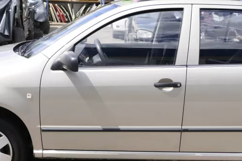 Skoda Fabia 6Y Kombi + Limousine Tür vorne links Fahrertür gelb gold beige LF8F