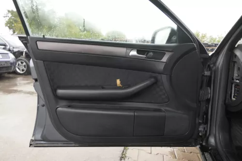 Audi A6 4B Türverkleidung Verkleidung Tür vorne hinten links rechts soul schwar (160826)