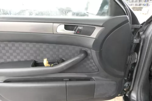 Audi A6 4B Türverkleidung Verkleidung Tür vorne hinten links rechts soul schwar (160826)