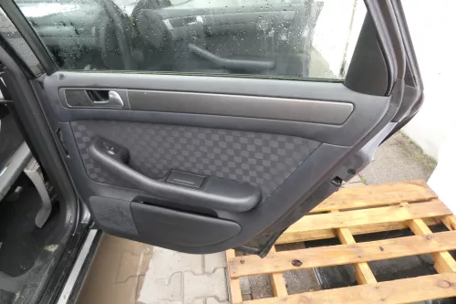 Audi A6 4B Türverkleidung Verkleidung Tür vorne hinten links rechts soul schwar (160826)