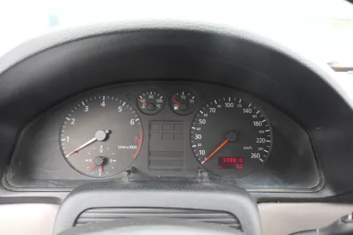 Audi A4 B5 Tacho Tachometer Kombiinstrument 338000km 8D0919861C Benziner 1,8 ADR