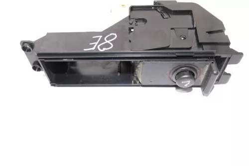 Audi A4 8E B6 B7 Zigarettenanzünder vorne Anzünder 8E0863284aA (160993)