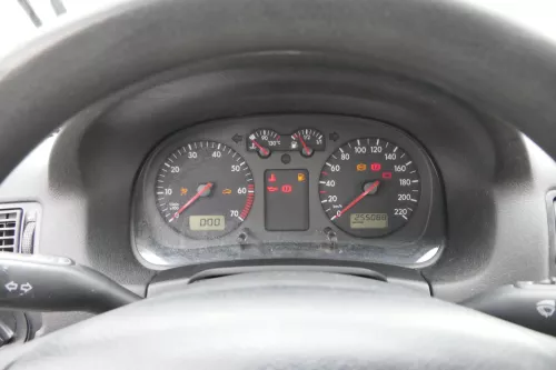 VW Golf 4 Tacho Tachometer Kombiinstrument 255.000km 1J0919860 1,4 16V 75PS 55kw