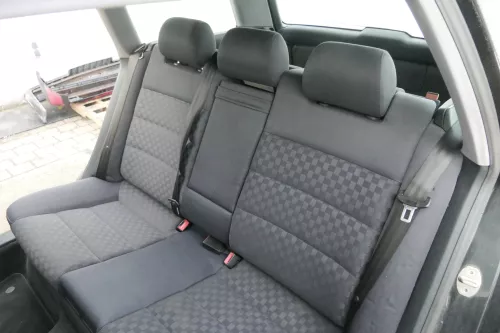 Audi A6 4B Avant Kombi Rückbank Rücksitzbank Sitz Rücksitz 3 Punkt ohneKopfstütz (161564)
