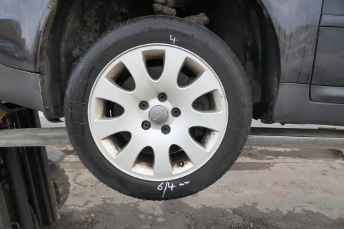 Audi A4 8E A6 4B Alufelgen 205/55 R16 91H Winterreifen Reifen 3-7mm 4B0601025K (161568)