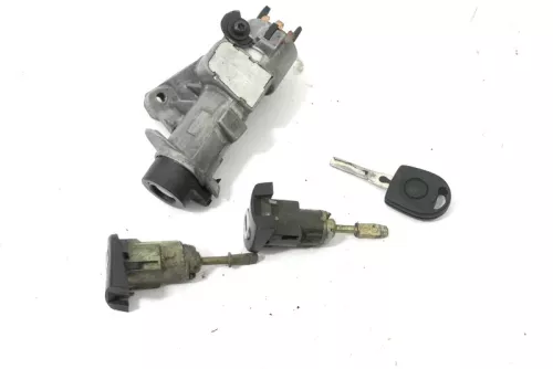 VW Golf 4 Kombi Schloßsystem 2x Türschloß + 1x Schlüssel Schloß Zündschloß (161635)