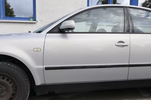 VW Passat 3B 3BG 3B6 Kombi + Limo Tür vorne links Fahrertür grau silber LB7Z ohn (161688)