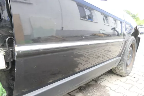 VW Passat 3B 3BG Kombi + Limo Tür vorne rechts Beifahrertür schwarz LC9Z chrom s (162014)
