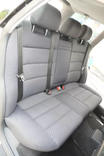 Audi A4 B5 Kombi Avant Rückbank Rücksitzbank Sitz Rücksitz 3 Punkt Gurt Kopfstüt (162144)