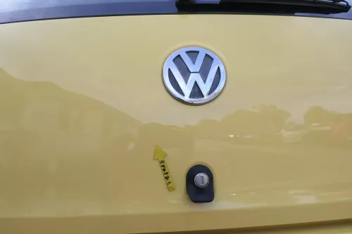 VW Fox 5Z Heckklappe Kofferraumklappe Klappe hinten + Scheibe gelb LY1C (162309)