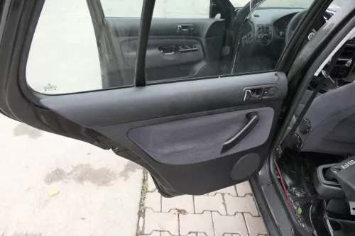 VW Golf 4 Limousine Türverkleidung Verkleidung Tür vorne hinten links rechts 4x (162399)