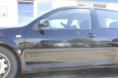 VW Golf 4 Bora Tür vorne links Fahrertür 2/3-Türer schwarz L041 ohne