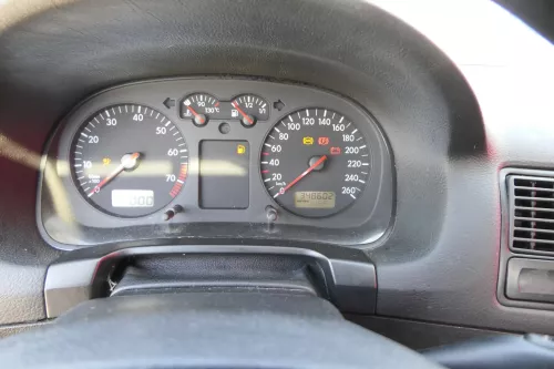 VW Golf 4 Tacho Tachometer Kombiinstrument 348.000km 1J0919881B 1,6-2,8