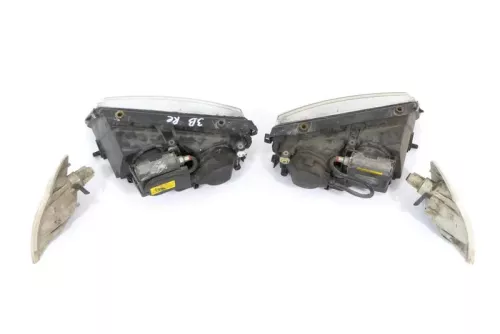 VW Passat 3B Scheinwerfer rechts und links vorne Xenon + Steuergerät (162650)