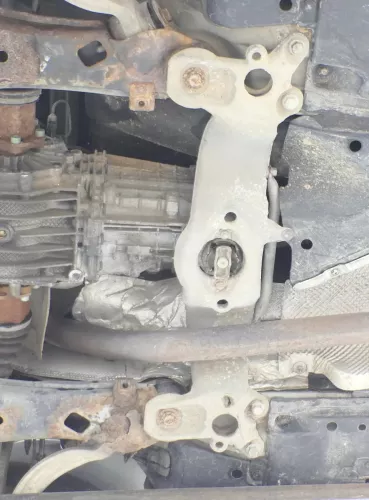 Audi A4 8E B6 Querrohr Querträger Halter Getriebe 8E0399261P