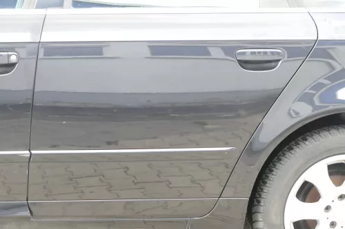 Audi A4 B7 8E Tür hinten links schwarz LZ9Y Kombi mit Scheibe und Rahmen (162971)