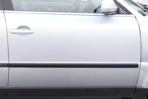 VW Passat 3B 3BG Kombi + Limo Tür vorne rechts Beifahrertür grau silber LA7W (162988)