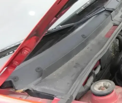 1 VW Golf 3 1H Abdeckung Windlauf Verkleidung Wischer Wasserkasten Wasserabweise (163221)