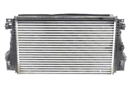 VW Amarok 2H Ladeluftkühler Ladeluft Kühler TDI 2,0 2H0145804C - 17.000km