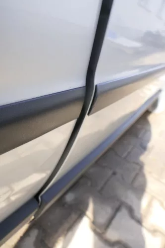 VW Passat 3B 3BG Kombi + Limo Tür vorne rechts Beifahrertür grau silber LA7W (163302)