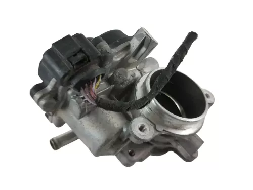 VW Caddy Passat Drosselklappe Reglerklappe 2.0 TDi 04L128063AA DFSB  50.000km (163422)