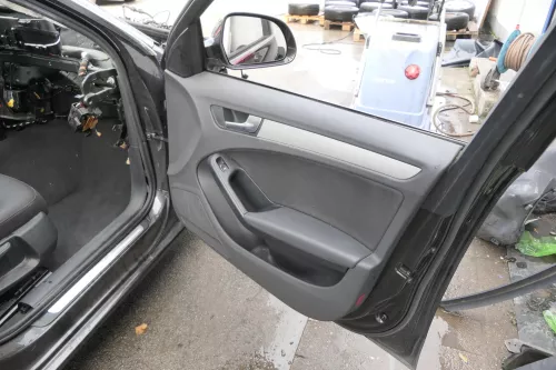 Audi A4 8K B8 Türverkleidung Verkleidung Tür vorne + hinten links + rechts schwa (163592)