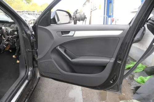 Audi A4 8K B8 Türverkleidung Verkleidung Tür vorne + hinten links + rechts schwa (163592)