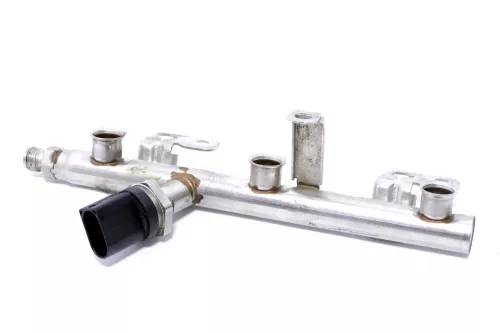 VW Golf Touran Eos Einspritzleiste 04C133317H CPGA Erdgas Gas Kraftstoffverteile