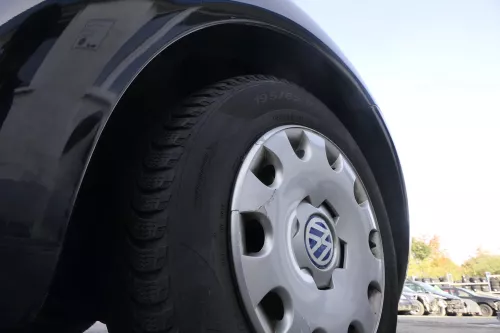 VW New Beetle 9C Kotflügel vorne rechts schwarz L041 1C0821104H (163952)