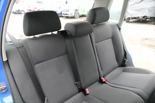 VW Polo 9N 9N3 Sitz Rückbank Sitzfläche Sitze 3 Punkt Gurt hinten mit Kopfstütze (164305)